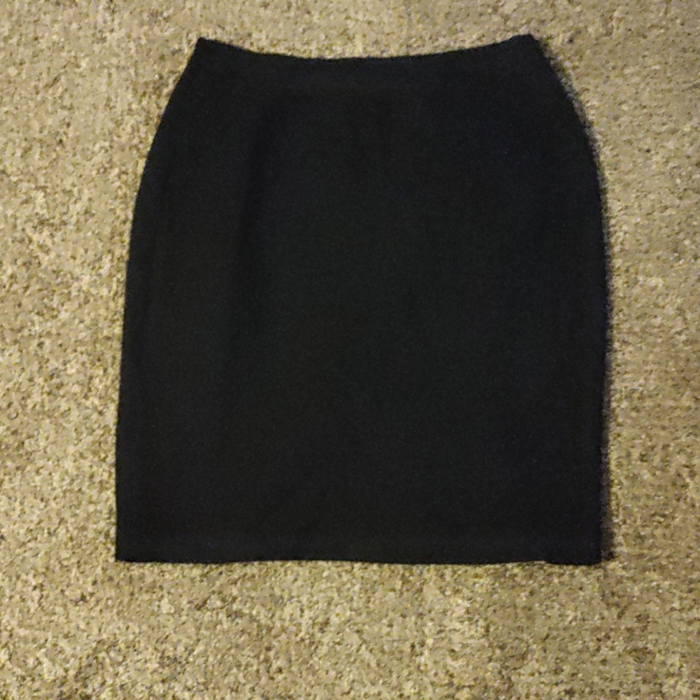 Fully lines pencil skirt